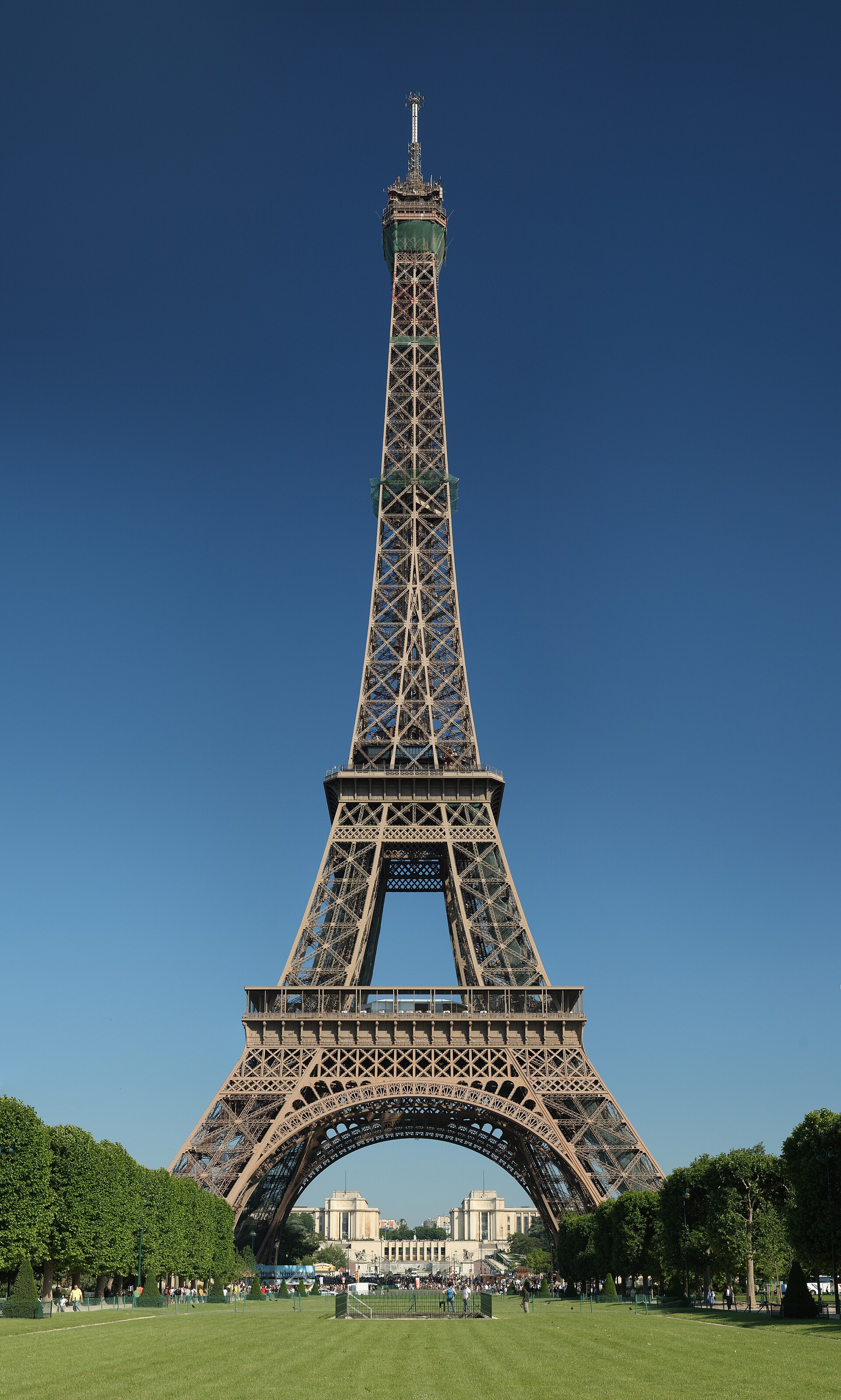 Three Days In Paris: Seine, Icons And Cafés cover photo
