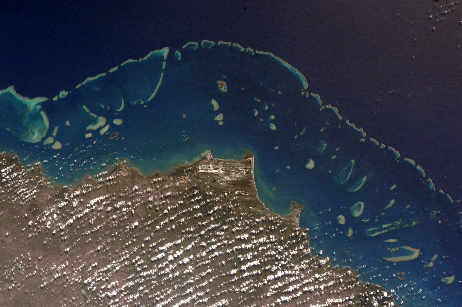 Cairns: Great Barrier Reef And Rainforest cover photo
