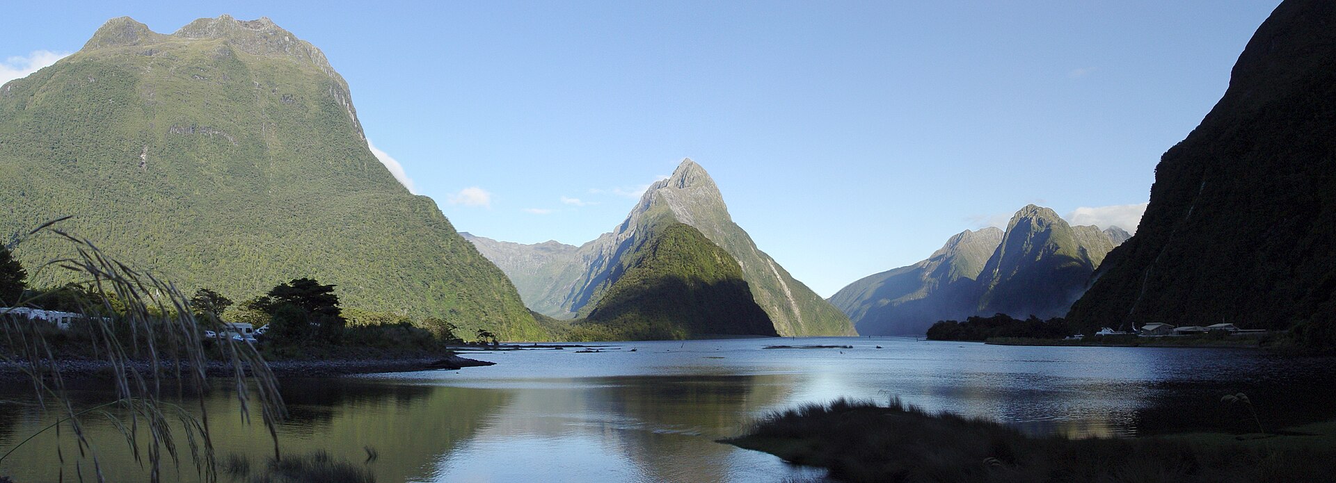 Queenstown: Adventure, Glenorchy And Fiords cover photo
